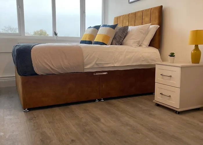 1 Bedroom Apartment - Flitwick - Contractor Friendly - Tourist Ready - Full Kitchen - Wifi - Smart Tv - Sofa Bed - Free Parking - Ideal For Short Or Long Stays