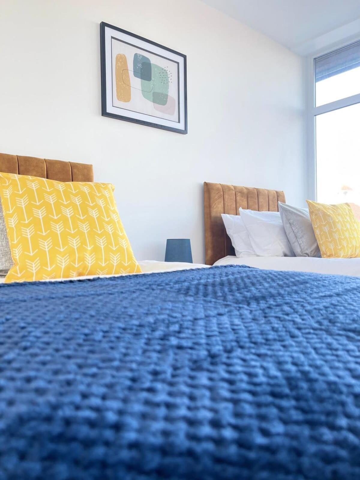 1 Bedroom - - Contractor Friendly - Tourist Ready - Full Kitchen - Wifi - Smart Tv - Sofa Bed - Free Parking - Ideal For Short Or Long * Flitwick (Bedfordshire)
